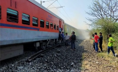 Teen girl dies as train hits her at Kannur level cross