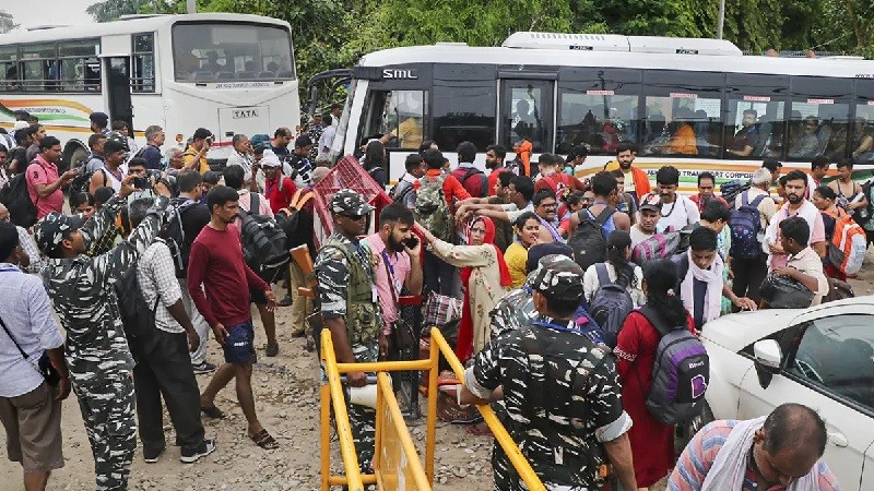 New Batch of Pilgrims leaves from Srinagar to Amarnath Shrine