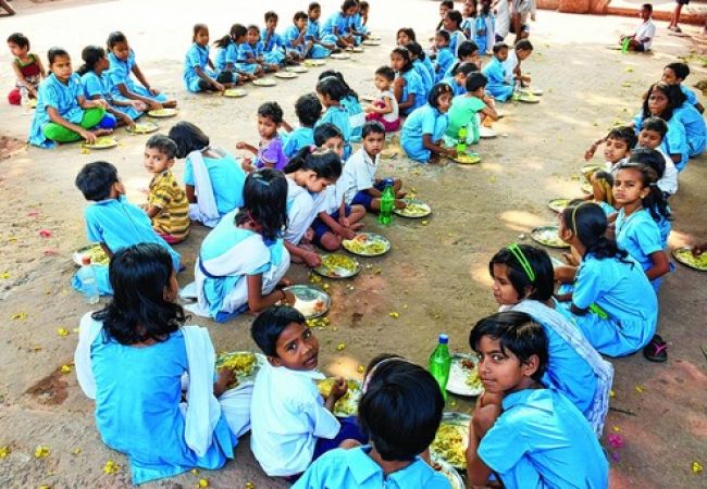 13 students reported food poisoning due to mid-day meal: Delhi