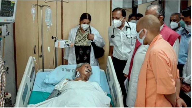 UP CM Yogi Adityanath visits again Kalyan Singh at Lucknow hospital