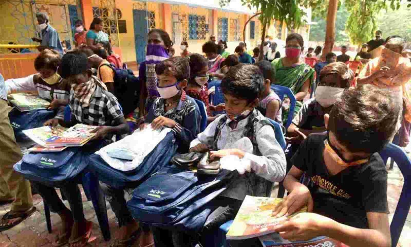 4 lakh students to receive Jagananna Vidya Kanuka kits in district