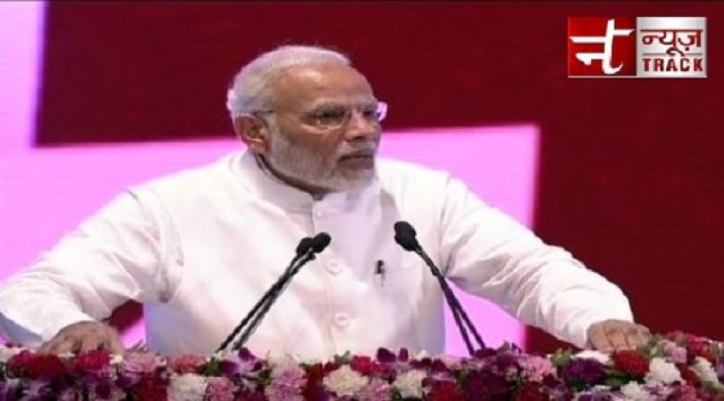 PM Modi LIVE: 60,000 crore investment in just five months for UP development