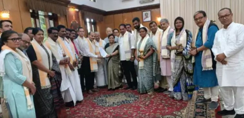 Opposition Delegation Urges Immediate Action to Restore Peace in Violence-Hit Manipur
