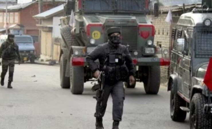 श्रीनगर में अल-बद्र का हाइब्रिड आतंकी युसूफ हथियारों और गोला-बारूद के साथ गिरफ्तार