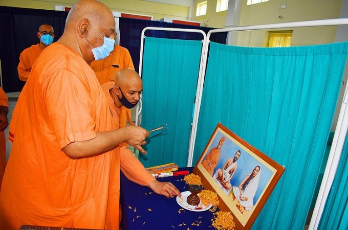 Ramakrishna Mission comes out Covid patients with safe homes, food