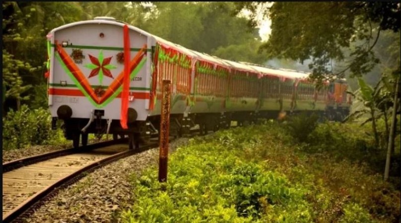 अश्विनी वैष्णव ने  भारत -बांग्लादेश के बीच 'मिताली एक्सप्रेस' ट्रेन का आधिकारिक शुभारंभ किया