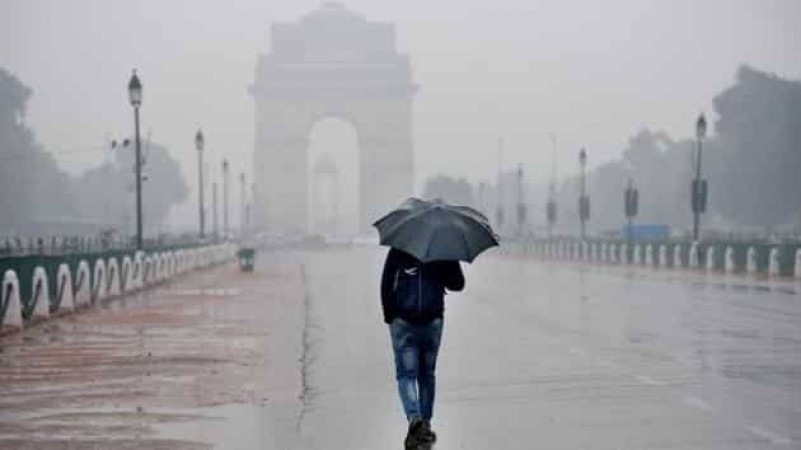 जून के पहले दिन ही दिल्ली में बदले मौसम के मिजाज, तेज हवाओं के साथ आए आंधी तूफ़ान
