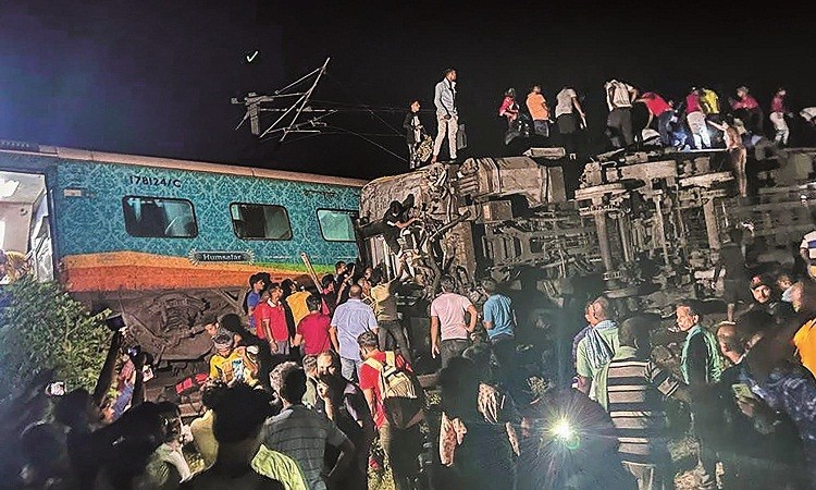 Odisha triple train crash, 233 killed, 900+ injured