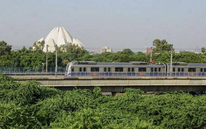 दिल्ली मेट्रो बाजार के खुलने पर सीएम ने लोगों से कोरोना दिशानिर्देशों का पालन करने को कहा