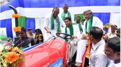 Jagan flags of  Yantra Seva to reduce cultivation cost