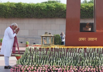 Narendra Modi Pays Tribute to Mahatma Gandhi and Atal Bihari Vajpayee Ahead of Swearing-In Ceremony