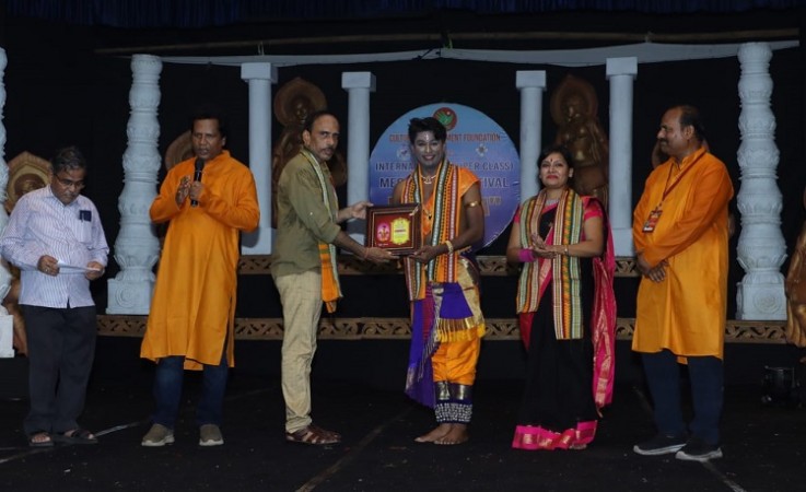 Indore Dancers Felicitated at Puri, Orissa
