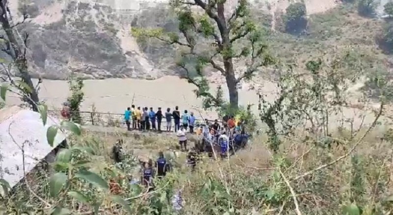 Breaking! Vehicle carrying 17 falls into deep gorge near Badrinath Highway, Rudraprayag