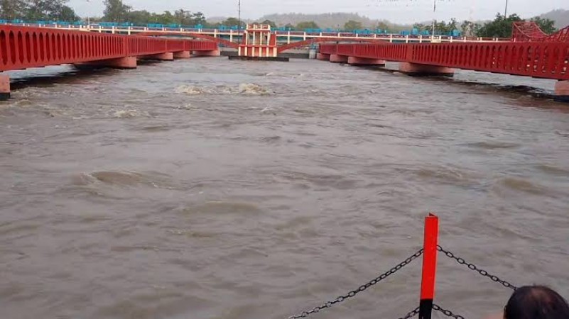 Uttarakhand: Alert as Ganga and Bhagirathi rivers cross danger mark