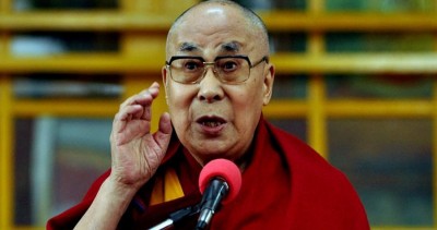 Tibetan Leader Dalai Lama Heads to U.S. for Knee Surgery, Details Inside