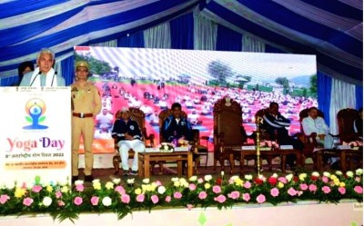 Lt. Governor Manoj Sinha takes parts Yoga Day celebrations in Srinagar
