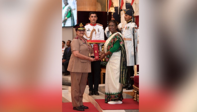 President Murmu Presents 2022-23 Florence Nightingale Awards