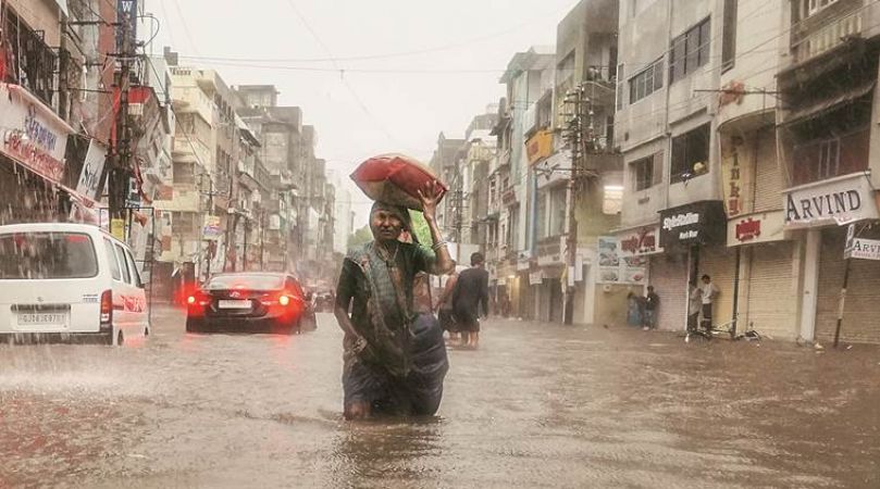 11 dead in heavy rain mishaps