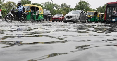 Delhi's Weather Rollercoaster: From Scorching Heat to Flooded Streets