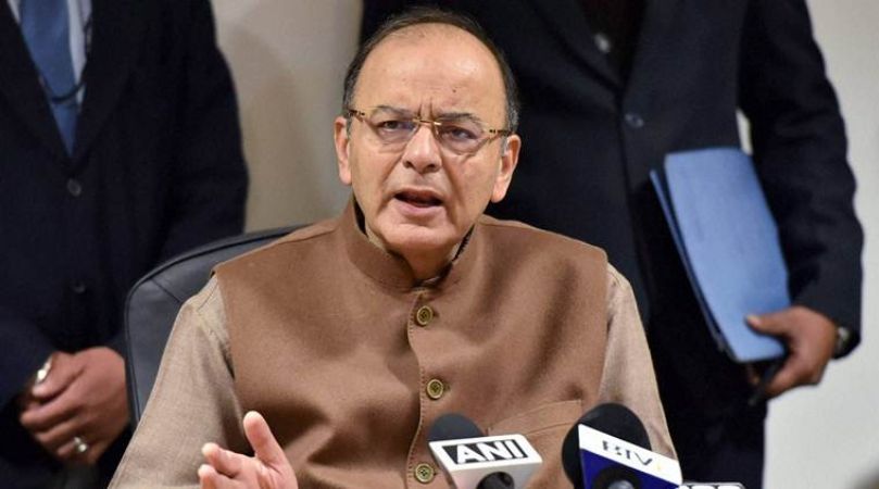 Union Finance Minister Arun Jaitley held meeting with trade representatives