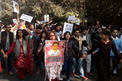 Great personalities adjoined ABVP protest, political pressure is at peak