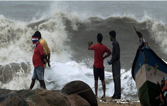 Depression moves further towards Tamil Nadu coast