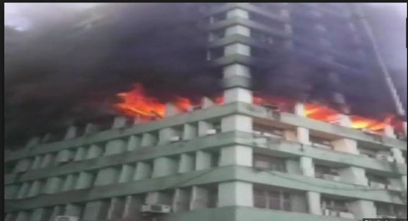 Another massive fire broke out at High rise building at Delhi