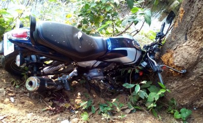 Delhi: Bike rams into tree, 1 killed, another injured