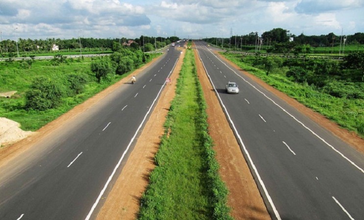 केंद्र ने 2026 तक 60000 किलोमीटर राष्ट्रीय राजमार्गों  के निर्माण की बनाई योजना