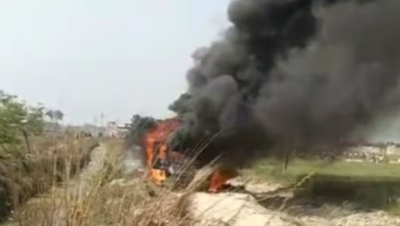 उत्तर प्रदेश के गाजीपुर में बस में लगी भीषण आग, 5 लोगों की मौत
