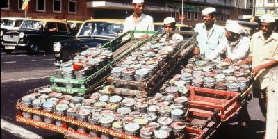 Mumbai's Dabbawalas delivers food to farmers at Azad Maidan