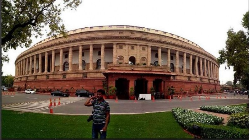 Govt to implement  five Bills in Lok Sabha