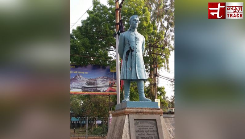 Statue vandalism row: Black ink thrown at a statue of Jawaharlal Nehru