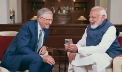 PM Modi Showcases NaMo App Features to Bill Gates During Meeting
