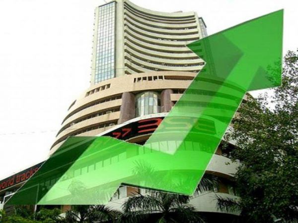 Sensex rose up by 54 points in early trade today