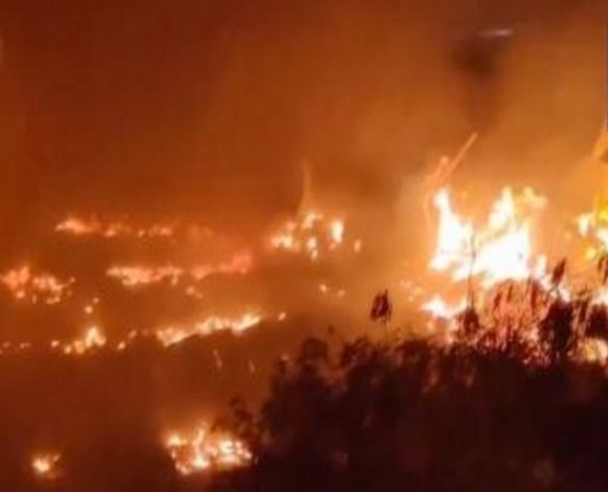 महाराष्ट्र के भिवंडी इलाके में गोदाम में लगी भीषण आग