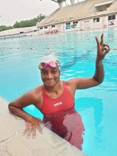 तेलंगाना की 47 वर्षीय महिला  ने रचा इतिहास, इतने किलोमीटर तैरकर बनाया रिकॉर्ड