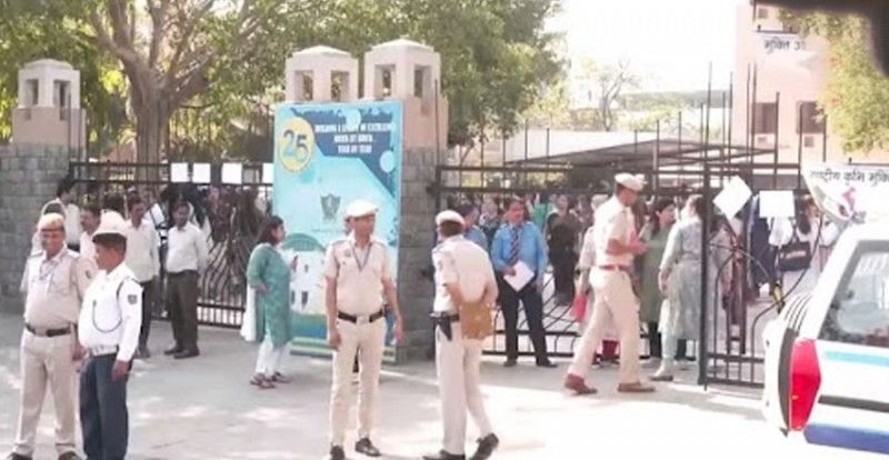 Breaking News! Bomb Threat Grips Delhi Schools