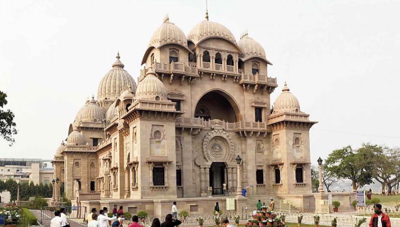 पश्चिम बंगाल के बेलूर मठ में श्रद्धालुओं ने मनाई रामकृष्ण मिशन की 125वीं वर्षगांठ