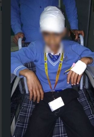 Stone-pelters targets school bus with 50 children in Kashmir