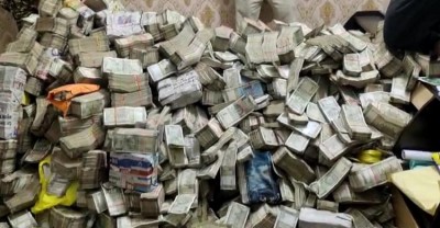 Massive Cash Seizure in Raid on Jharkhand Minister's Aide's Home