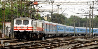 Visakhapatnam runs special trains to reduce passengers rush