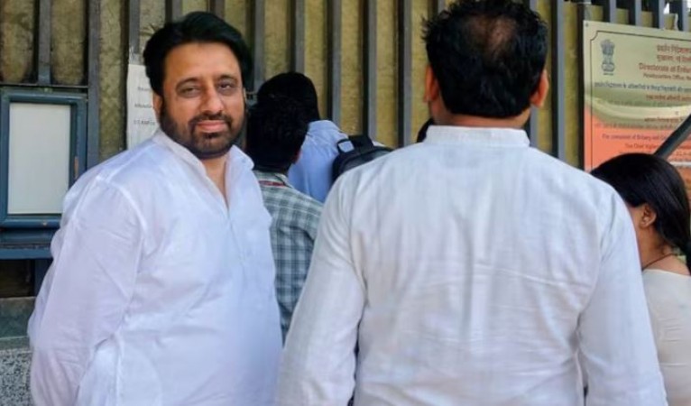 AAP MLA Amanatullah Khan Skips AAP Meeting, Police Seek Cooperation in Investigation