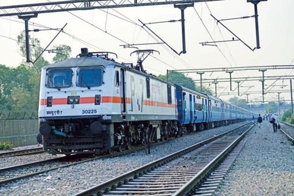 Railways to pay Rs 10,000 to passenger for power failure