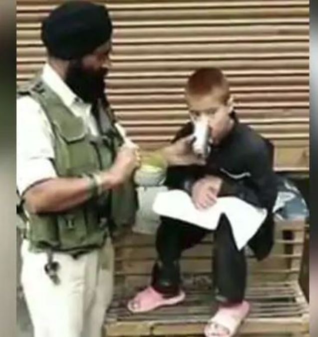 Viral Video: A soldier who survived Pulwama Terror shares lunch With Boy