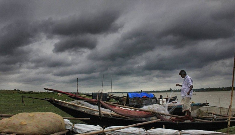 Cyclone Alerts: Mamata Banarjee directs officials to prepare for cyclonic storm
