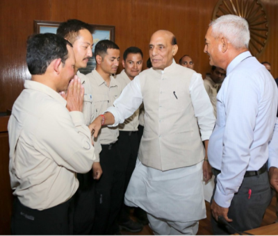 Rajnath Singh congratulated the team of TMR for their exceptional work