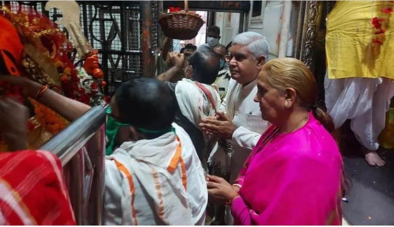 WB governor Jagdeep Dhankar offers prayers at Kamakhya Temple in Guwahati