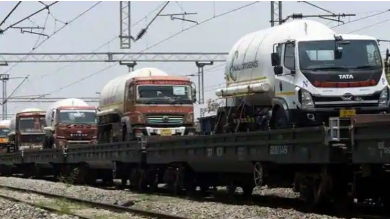 भारतीय रेलवे ने केरल और तमिलनाडु को 1000 मीट्रिक टन से अधिक ऑक्सीजन की प्रदान