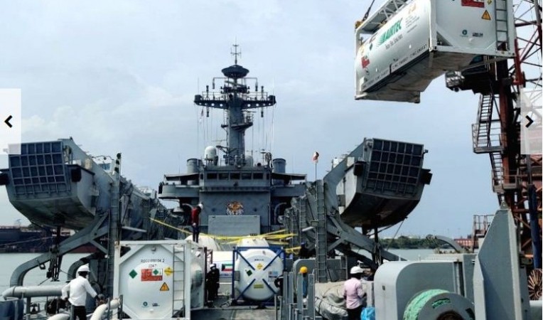 आईएनएस शार्दुल खाड़ी से मंगलुरु बंदरगाह तक 319 मीट्रिक टन भेजा गया ऑक्सीजन